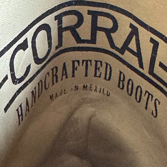 WOMENS SIZE 9.5 WHITE CORRAL BOOTS - Picture 12 of 16